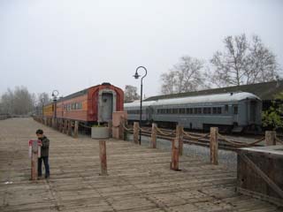 古い鉄道が展示されて