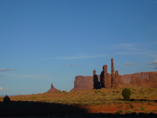 Totem Pole and Yei Bi Cheiと